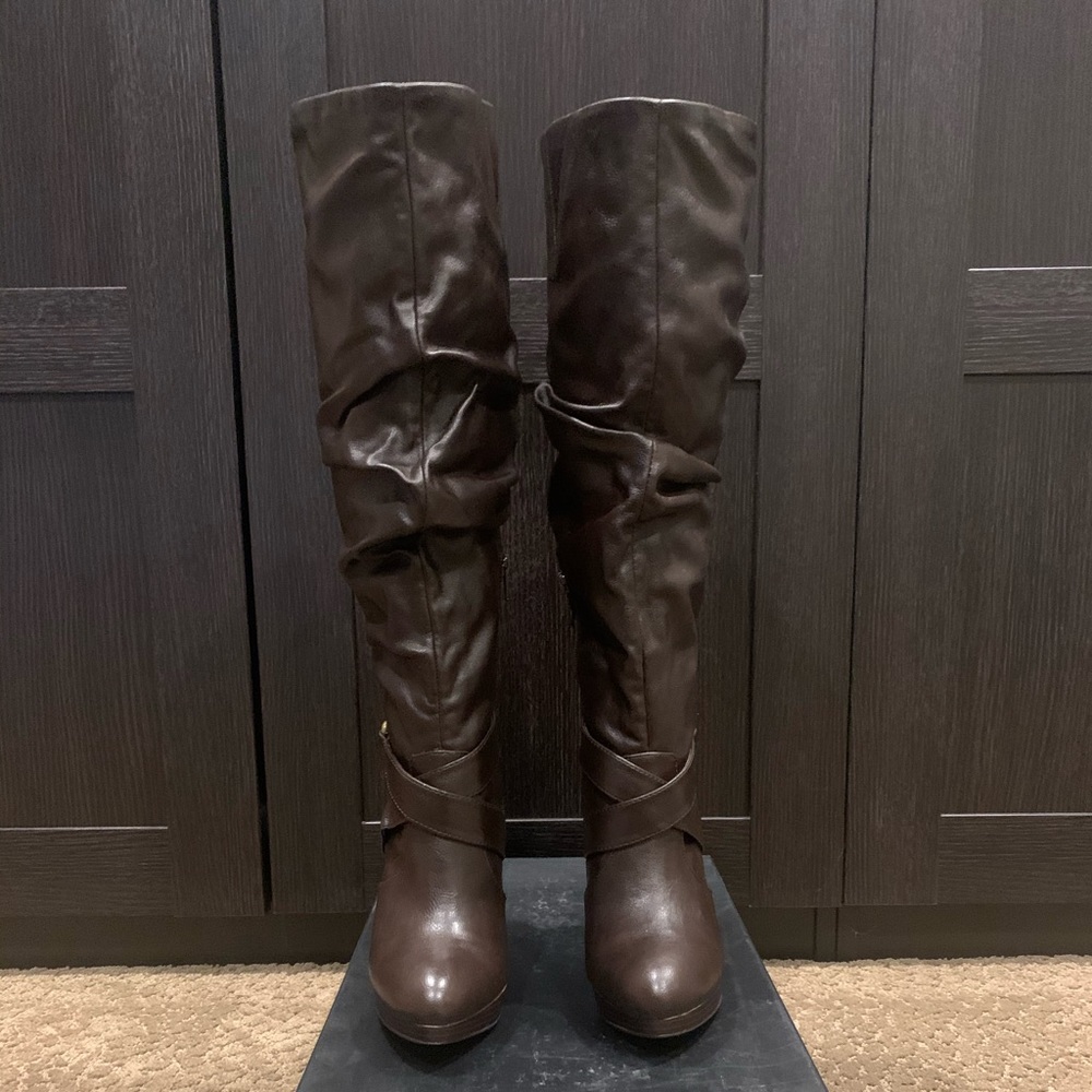 Ladies INC faux leather boots ~ size 8
